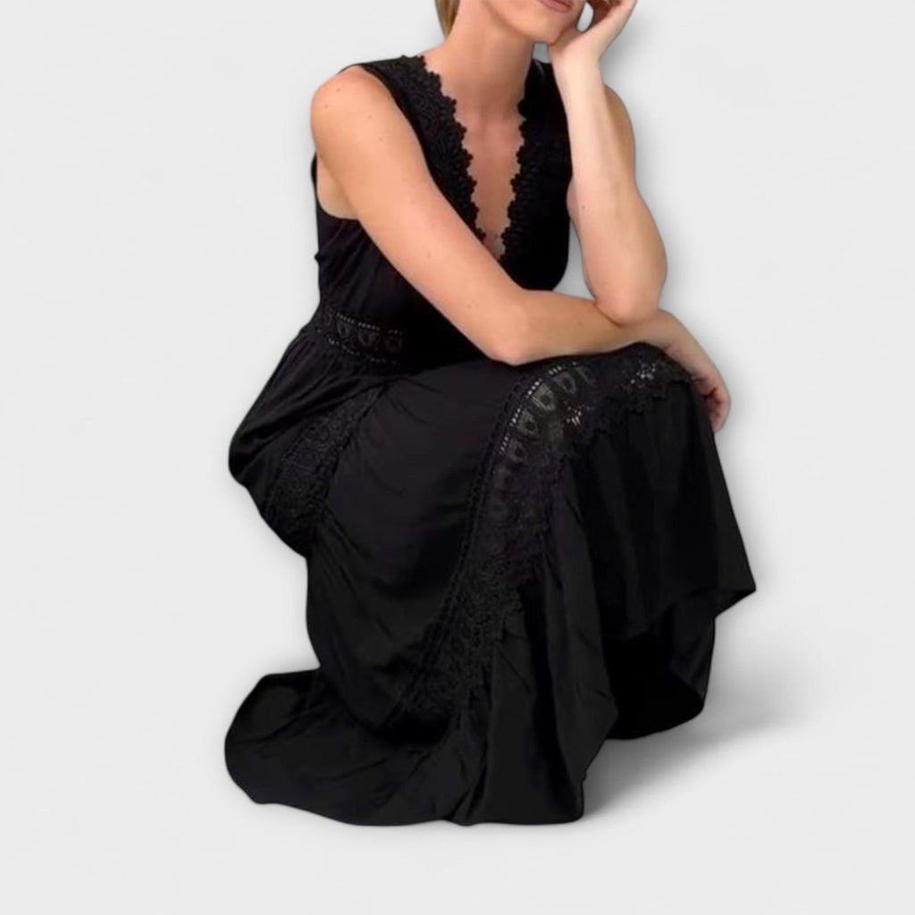 Aurélie - Elegantiškos nėriniuotos suknelės su V formos iškirpte